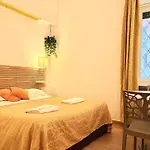 Internouno Casa de hóspedes 4*