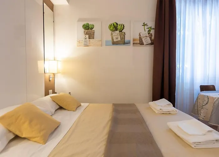 Internouno Casa de hóspedes 4*