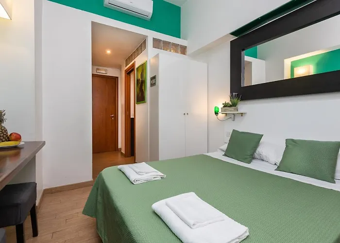 Internouno Casa de hóspedes 4*